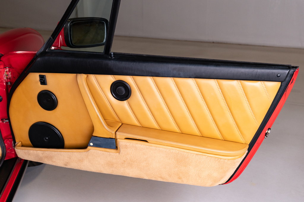 Porsche 911 Carrera 3.2 (US)