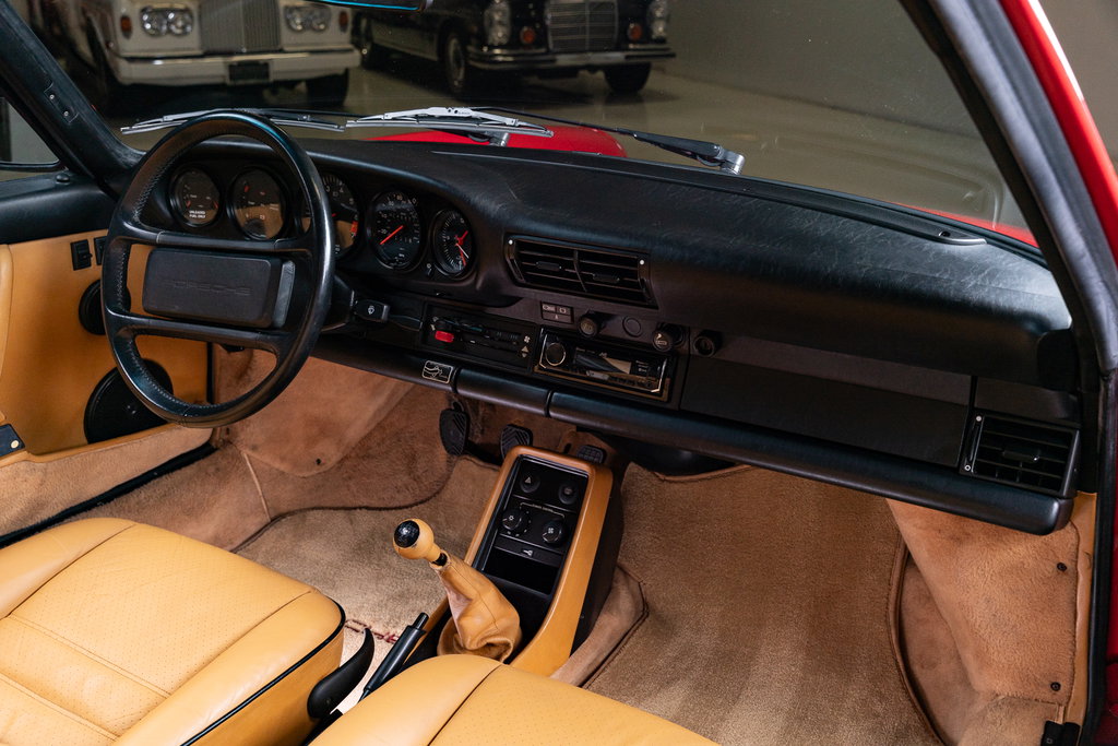 Porsche 911 Carrera 3.2 (US)