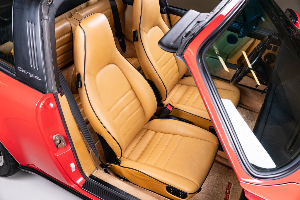 Porsche 911 Carrera 3.2 (US)