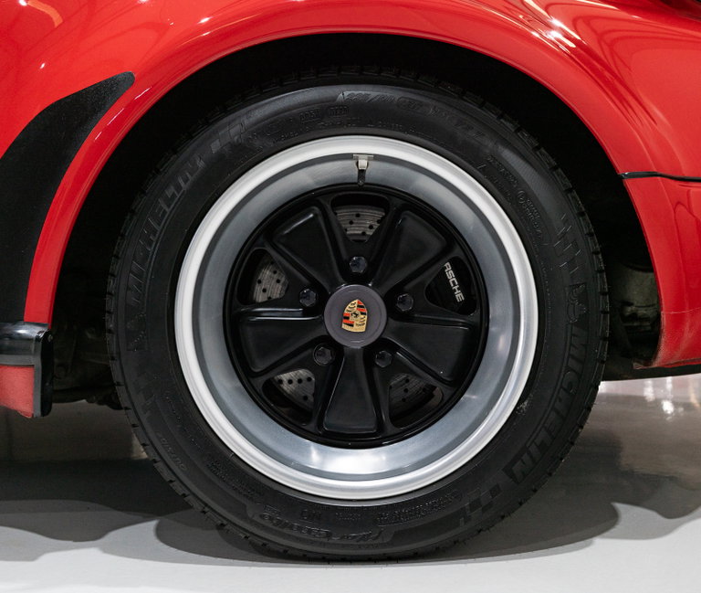 Porsche 911 Turbo 3.3