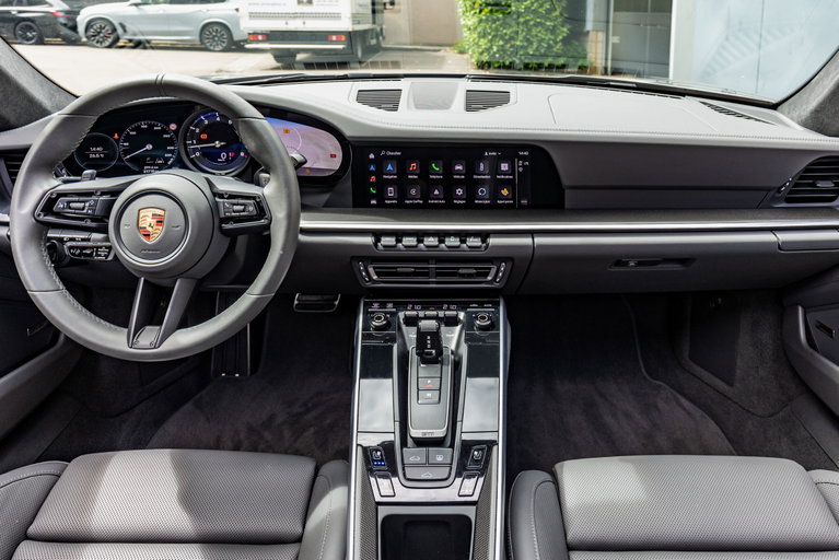 Porsche 992 Carrera 4S