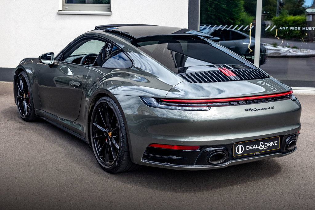 Porsche 992 Carrera 4S
