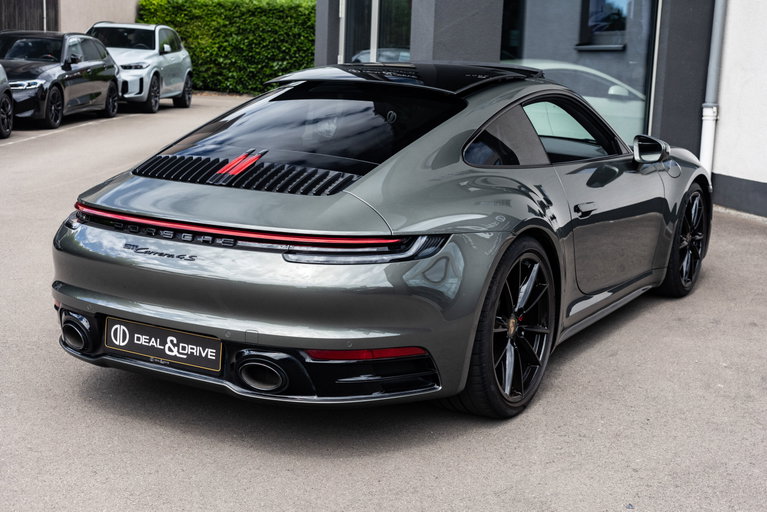 Porsche 992 Carrera 4S