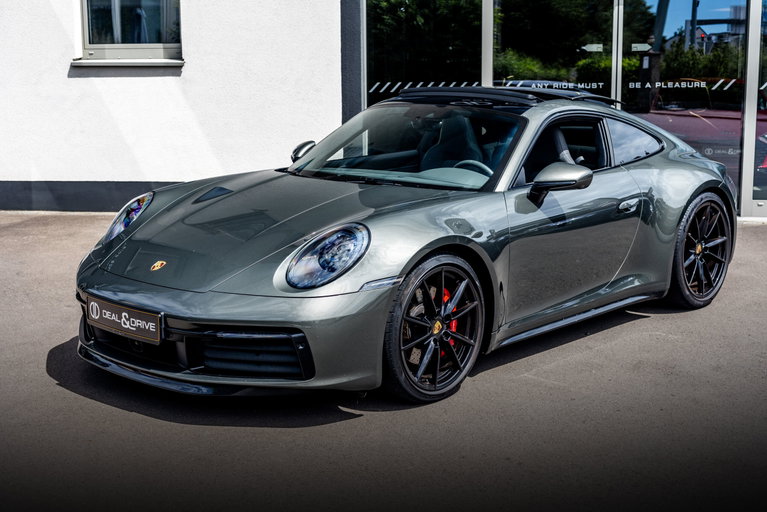 Porsche 992 Carrera 4S