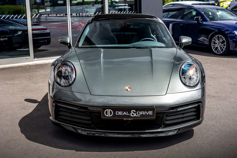 Porsche 992 Carrera 4S