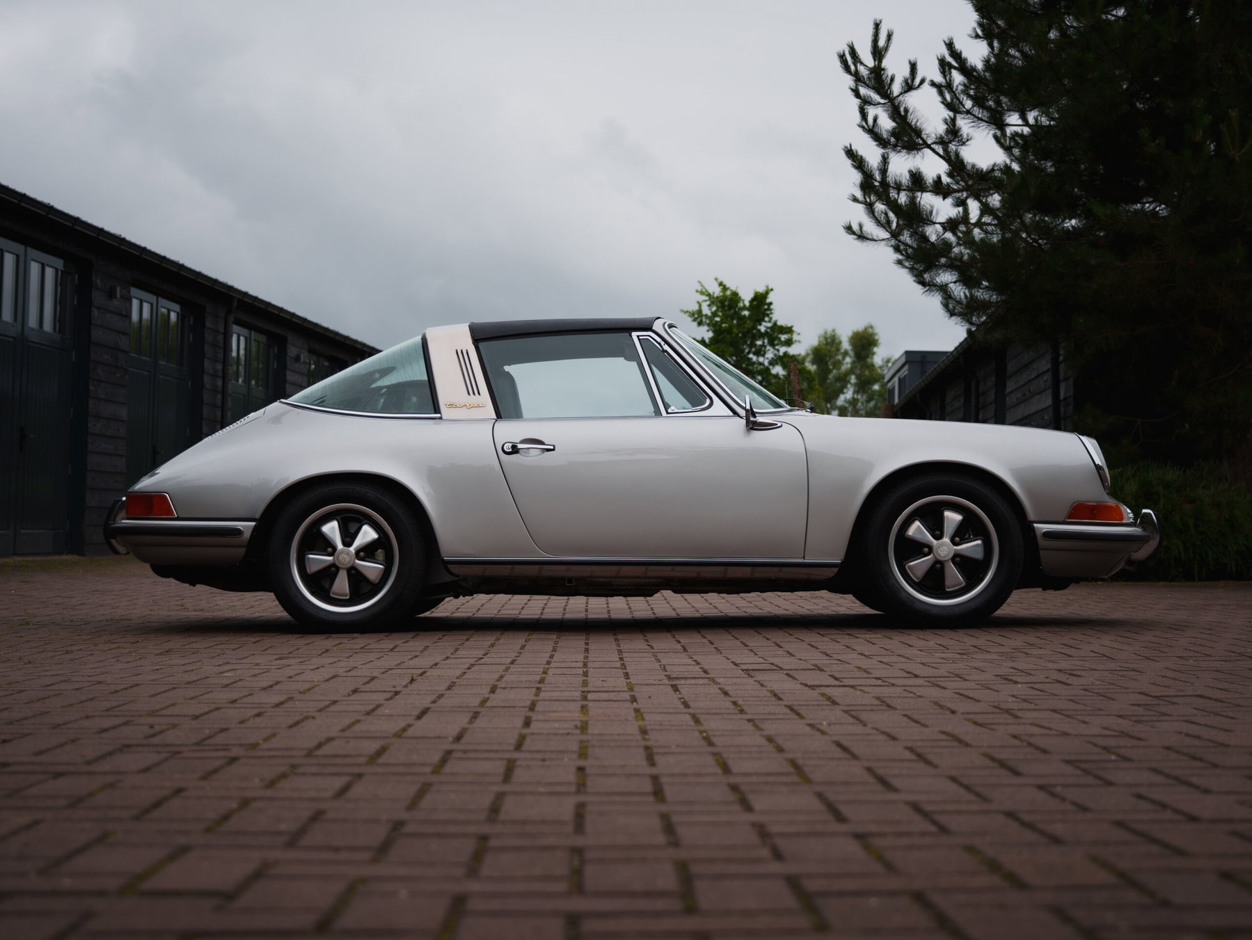 Porsche 911 T 1970 - elferspot.com - Marketplace for Porsche