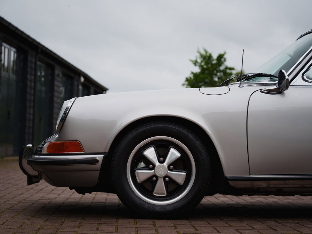 Porsche 911 T