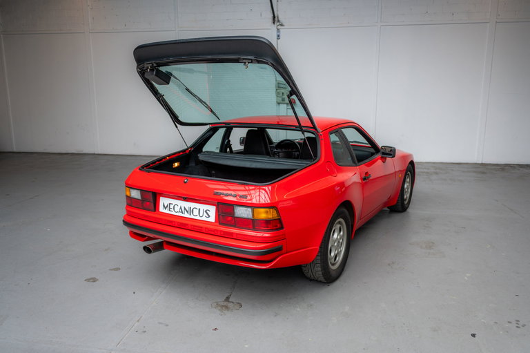 Porsche 944 Coupé