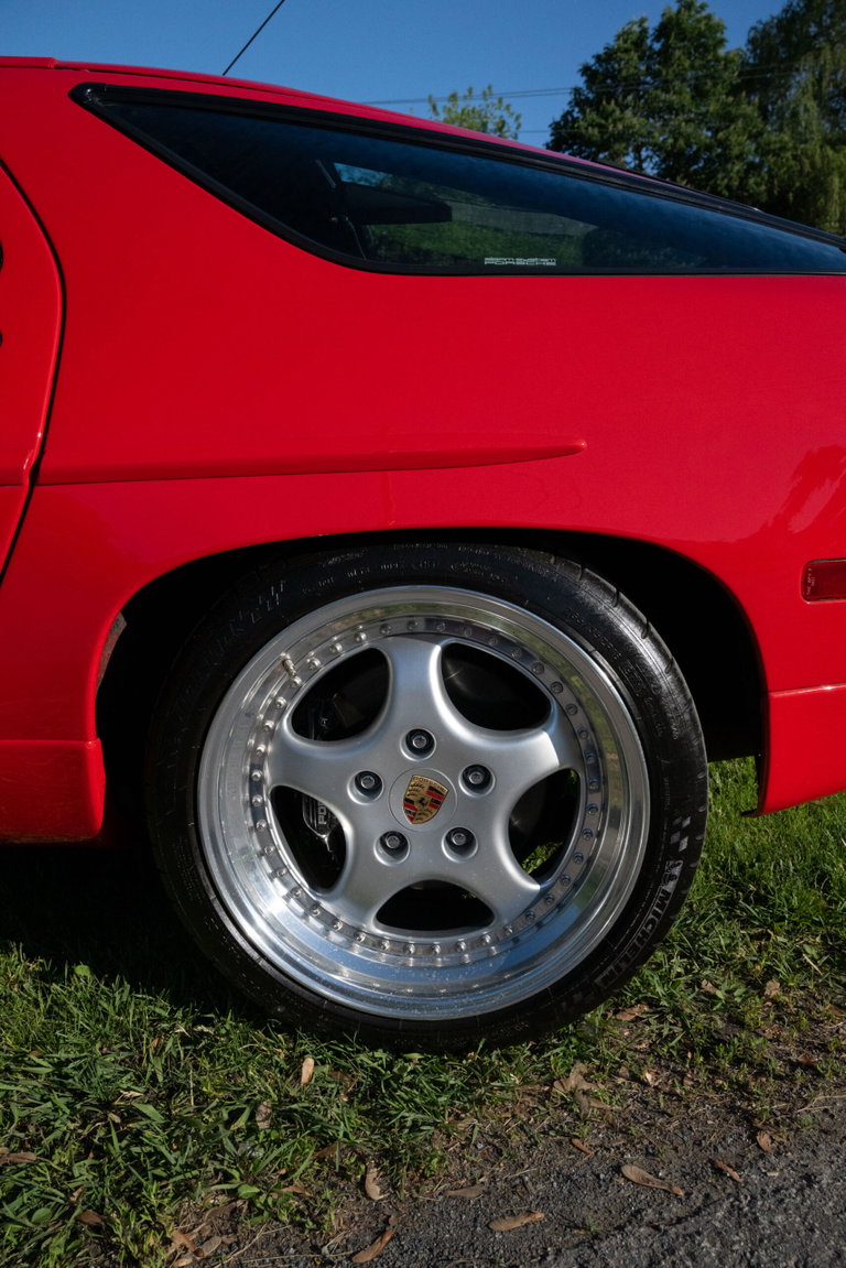 Porsche 928 S4