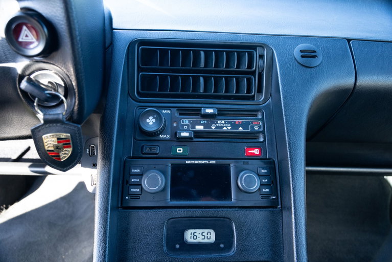 Porsche 928 S4