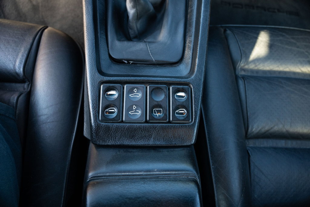 Porsche 928 S4