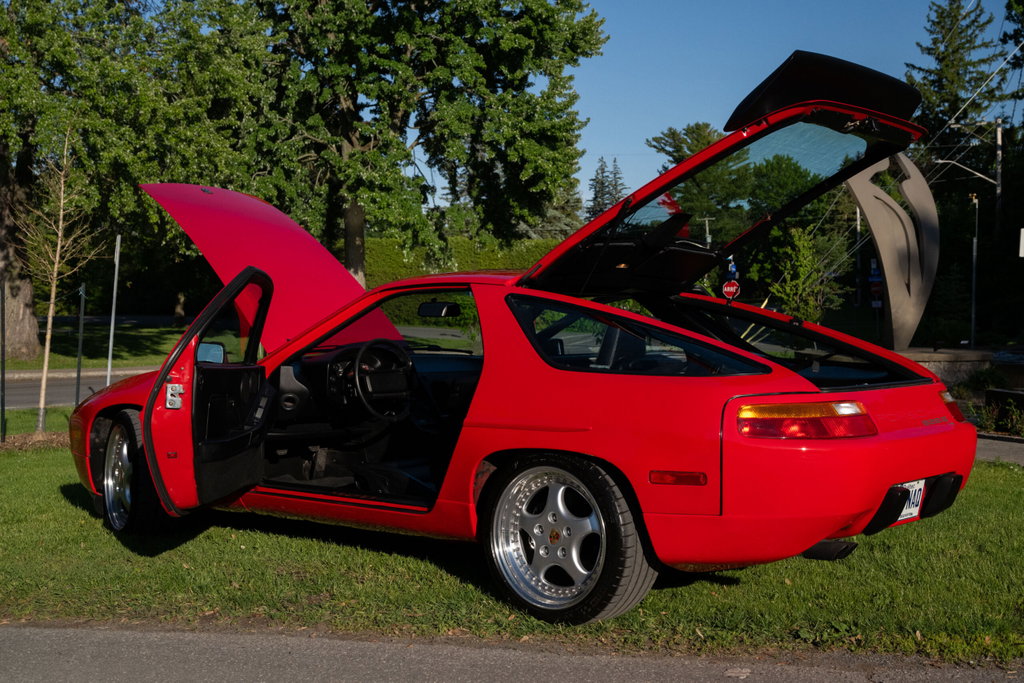 Porsche 928 S4