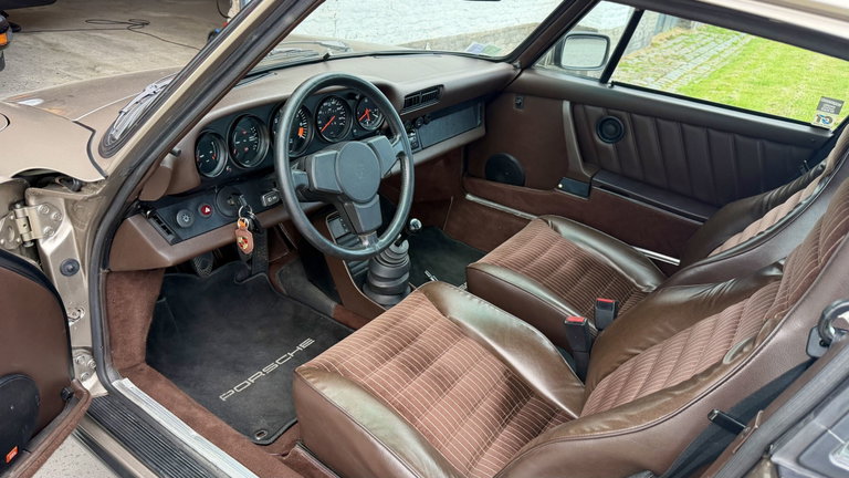 Porsche 911 Carrera 3.2