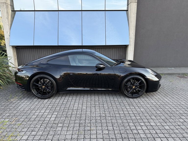 Porsche 992 Carrera