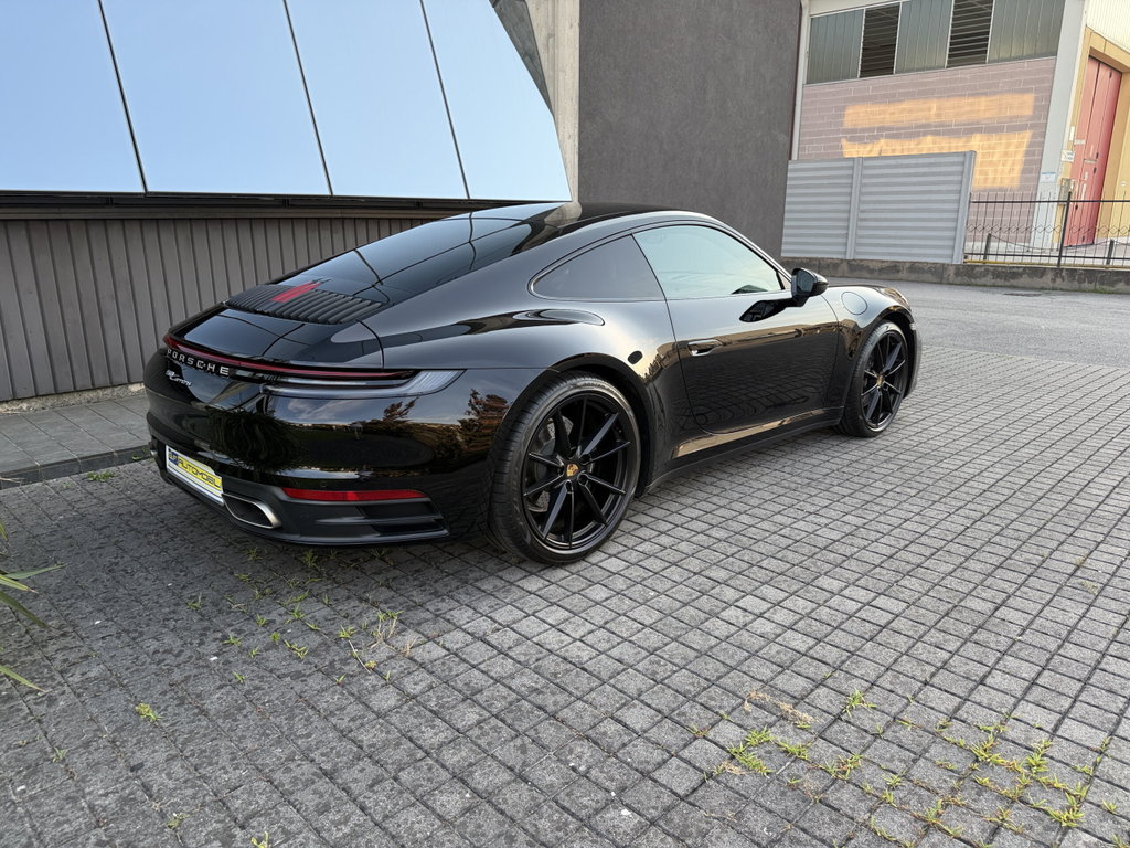 Porsche 992 Carrera