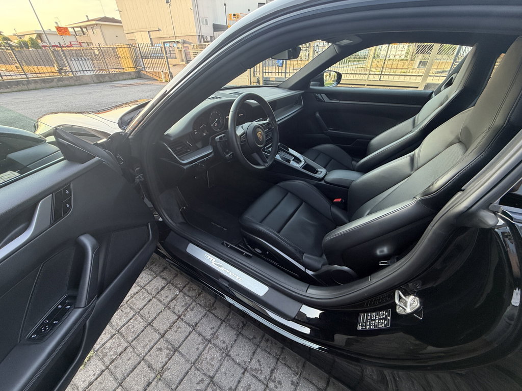 Porsche 992 Carrera