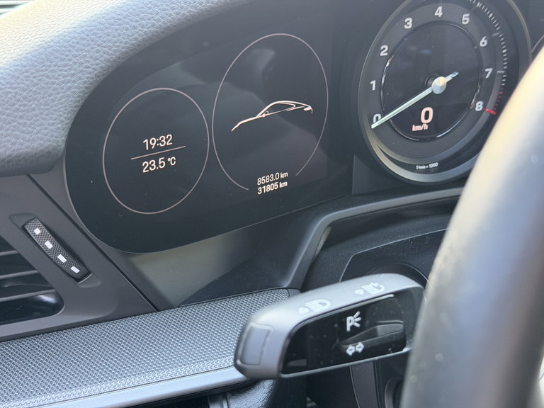 Porsche 992 Carrera