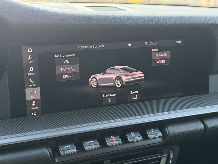 Porsche 992 Carrera