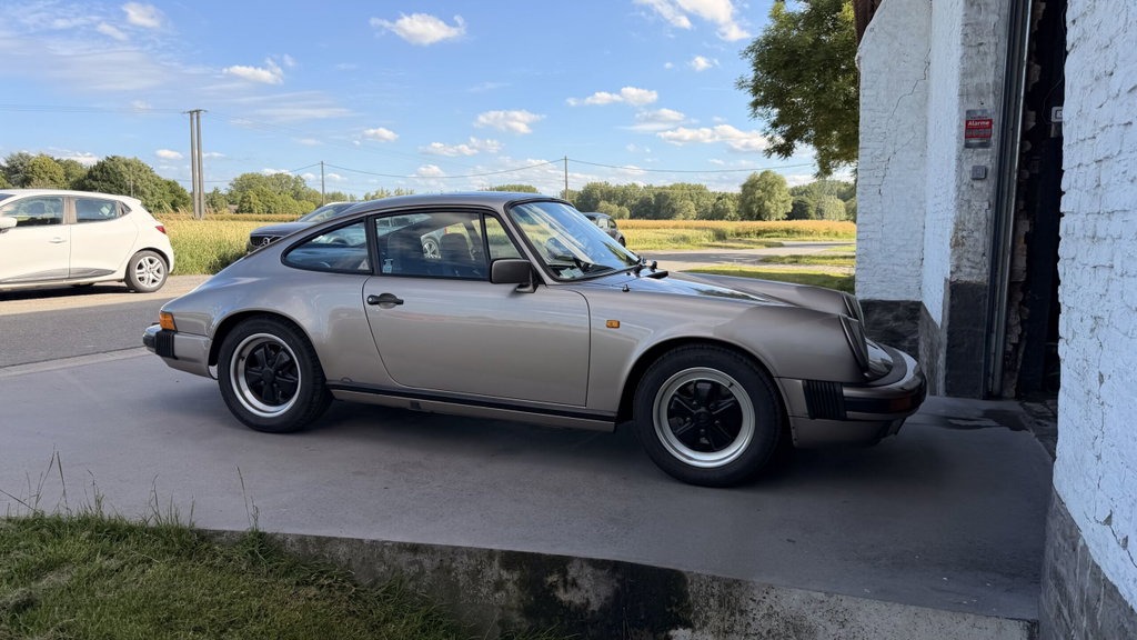 Porsche 911 Carrera 3.2