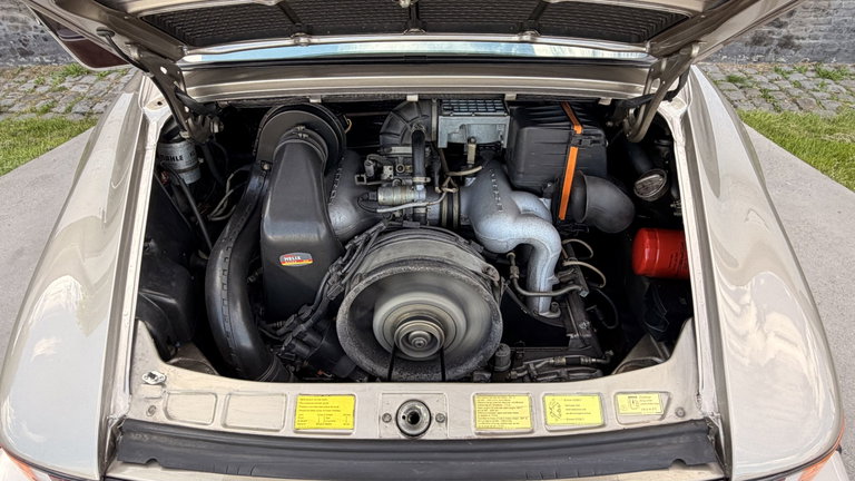 Porsche 911 Carrera 3.2