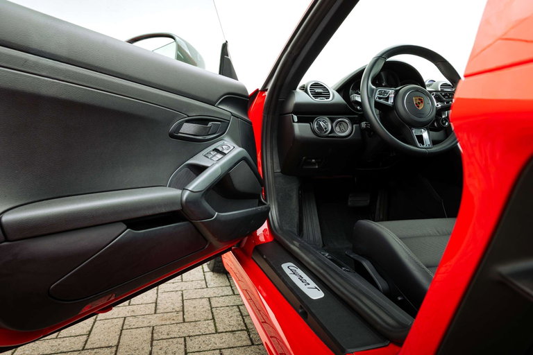 Porsche 718 Cayman T
