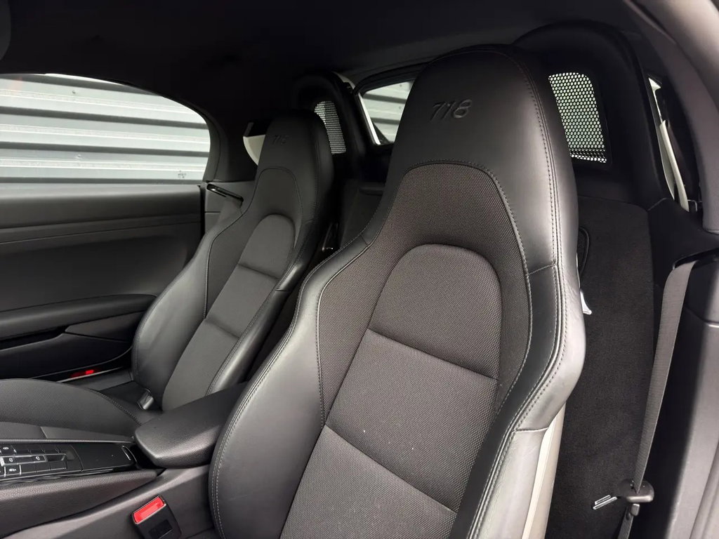 Porsche 718 Boxster T