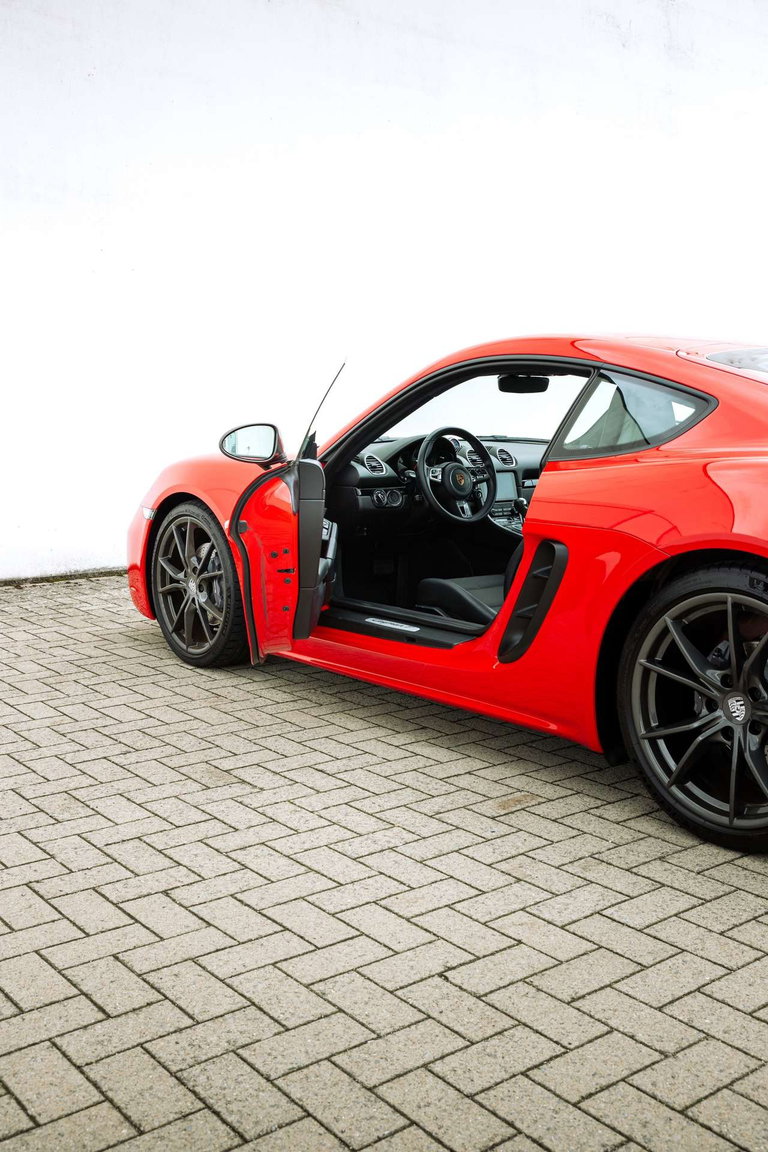 Porsche 718 Cayman T