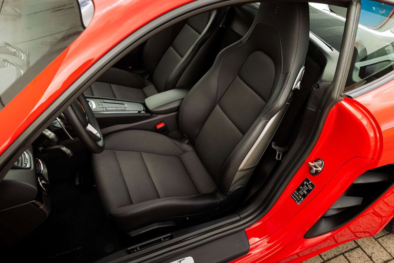 Porsche 718 Cayman T