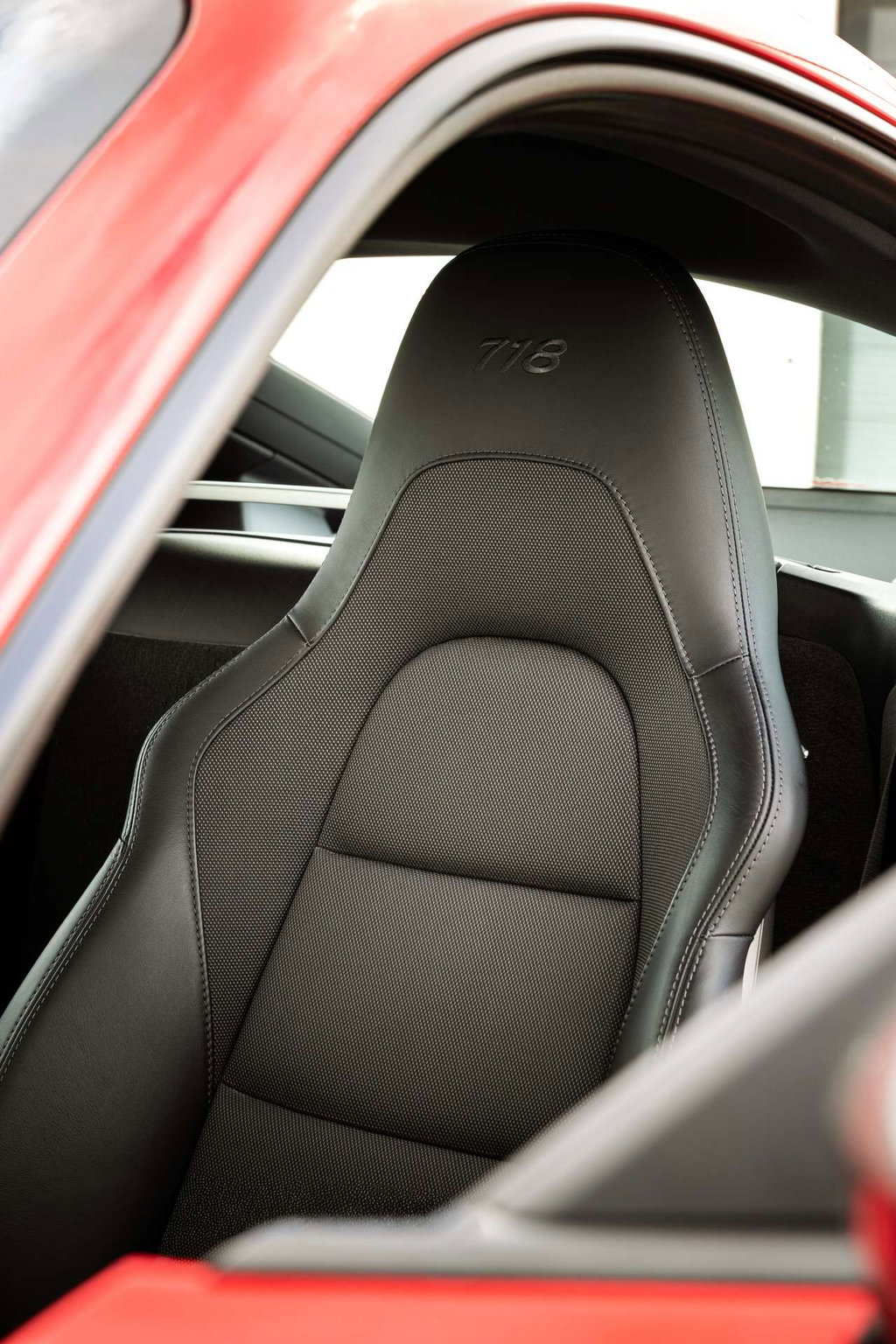 Porsche 718 Cayman T