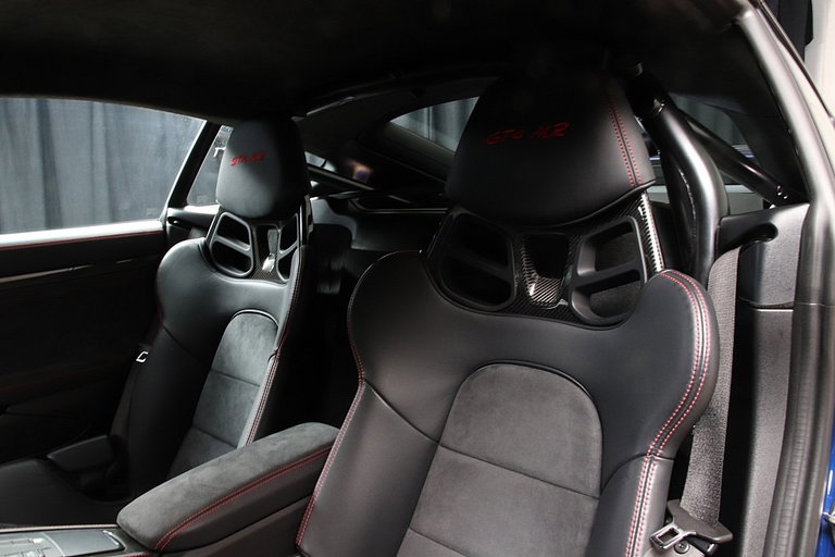 Porsche 718 Cayman GT4