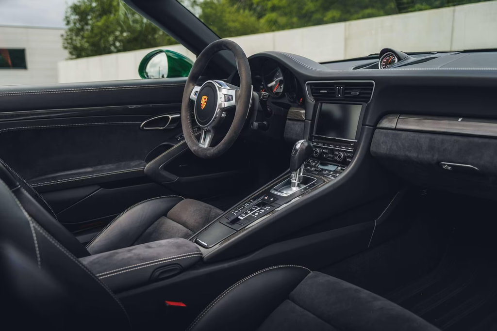 Porsche 991 Carrera 4 GTS