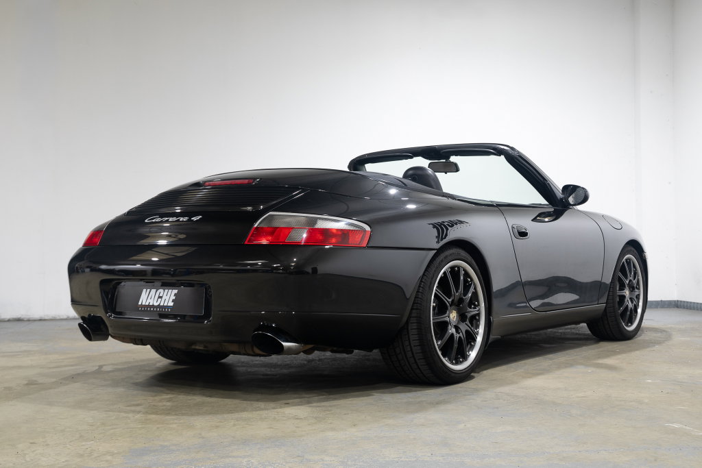 Porsche 996 Carrera 4
