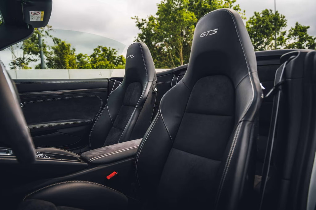 Porsche 991 Carrera 4 GTS