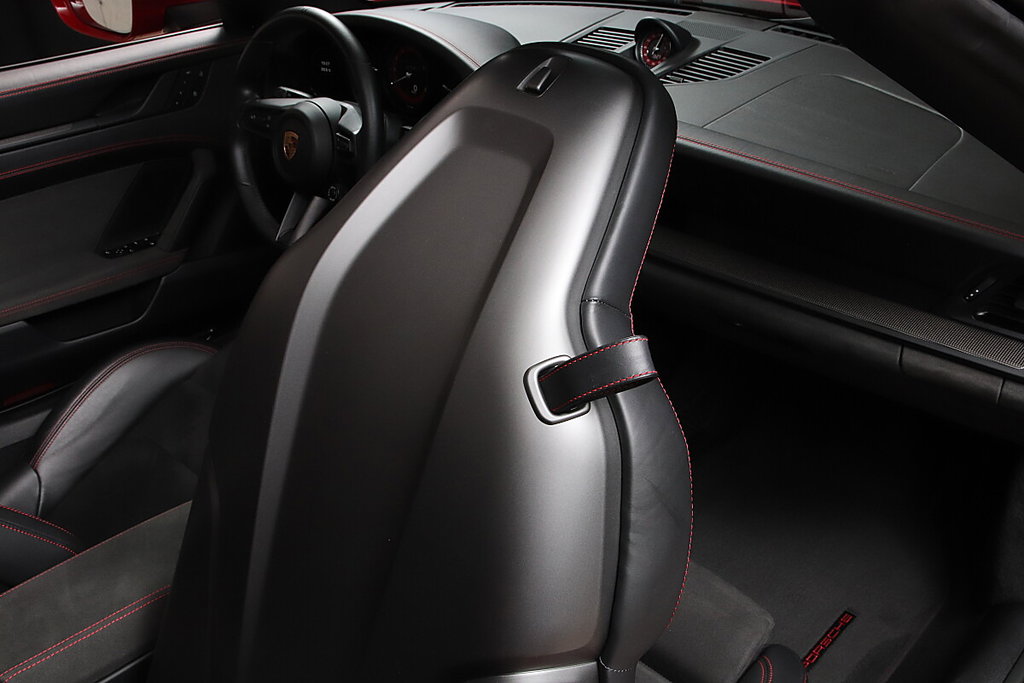 Porsche 992 Carrera GTS