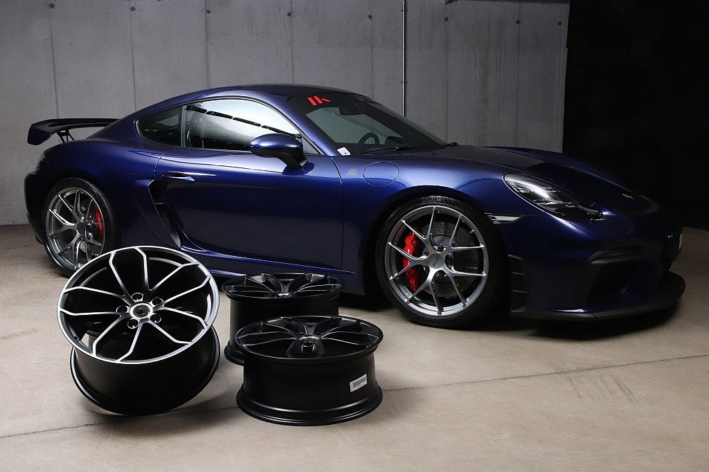 Porsche 718 Cayman GT4