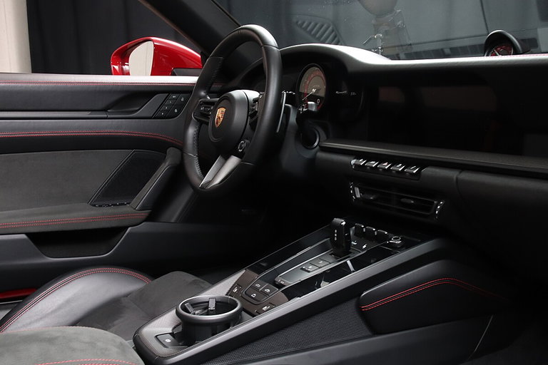 Porsche 992 Carrera GTS