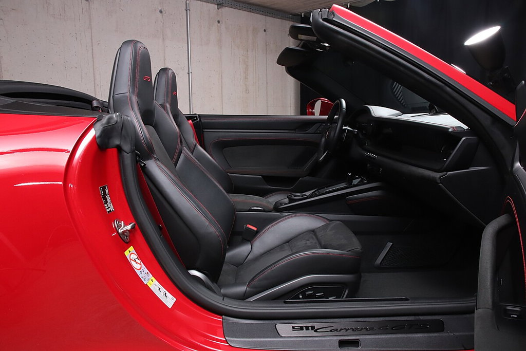 Porsche 992 Carrera GTS