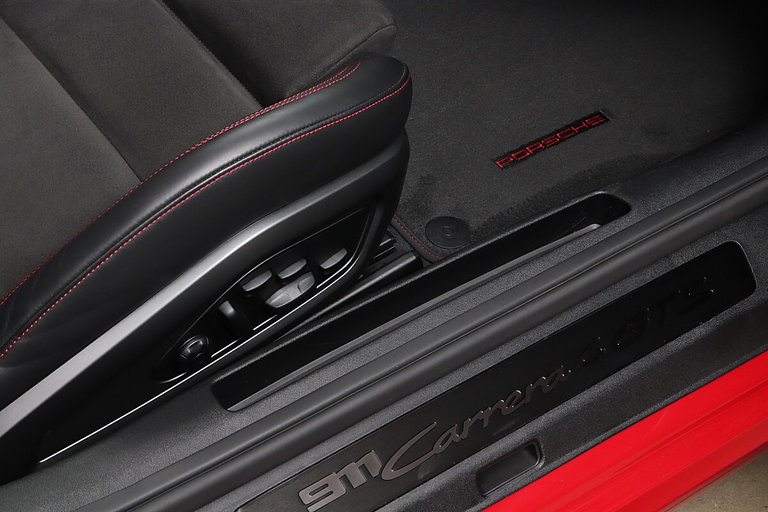 Porsche 992 Carrera GTS
