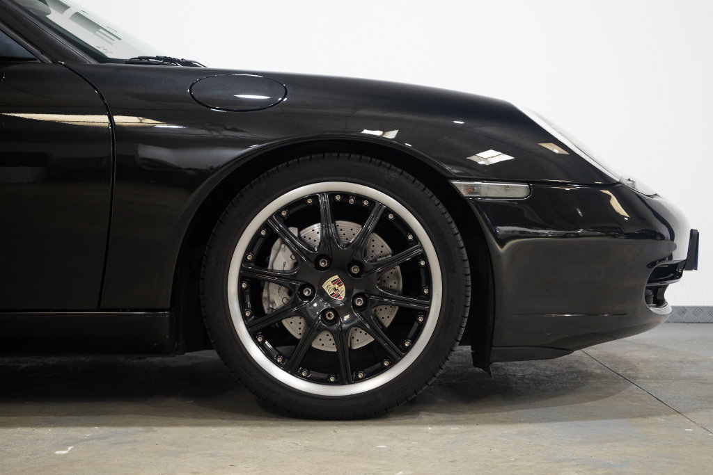 Porsche 996 Carrera 4