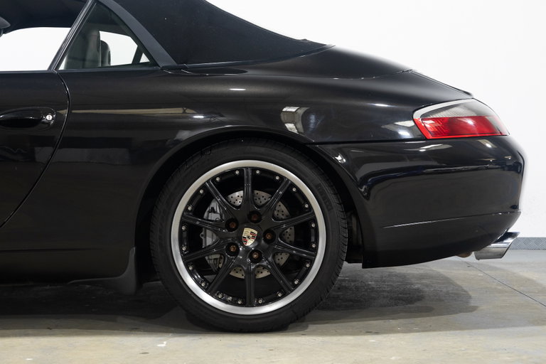 Porsche 996 Carrera 4