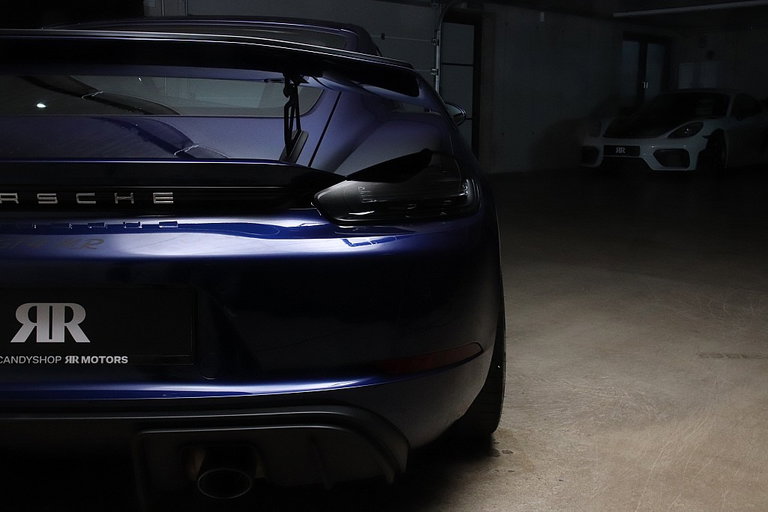 Porsche 718 Cayman GT4