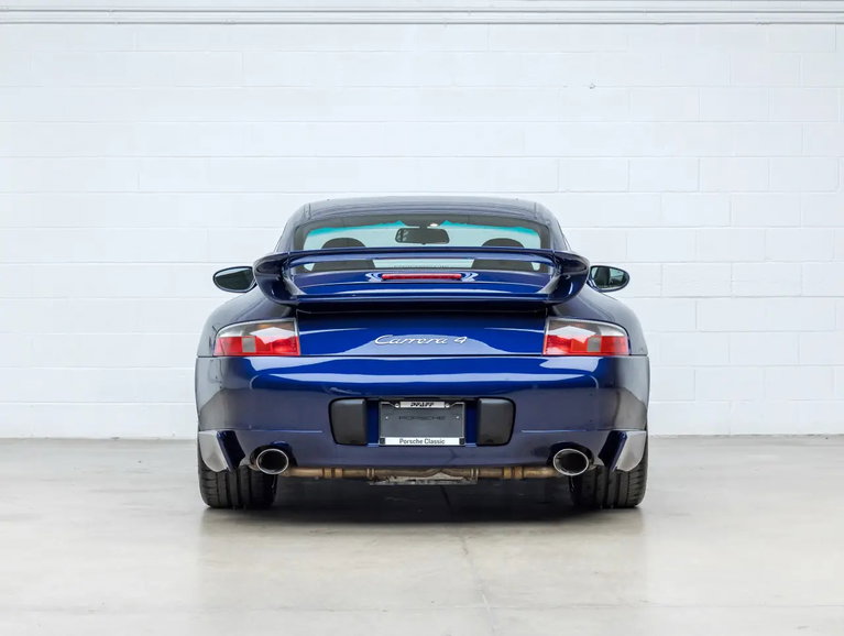 Porsche 996 Carrera 4