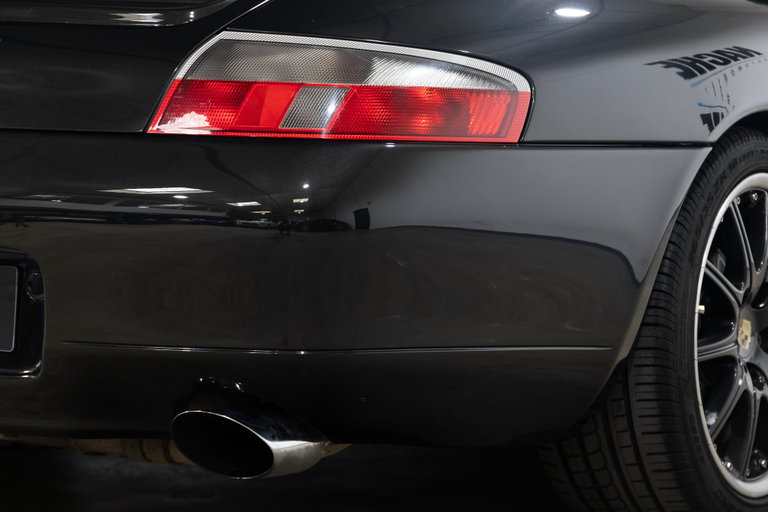 Porsche 996 Carrera 4