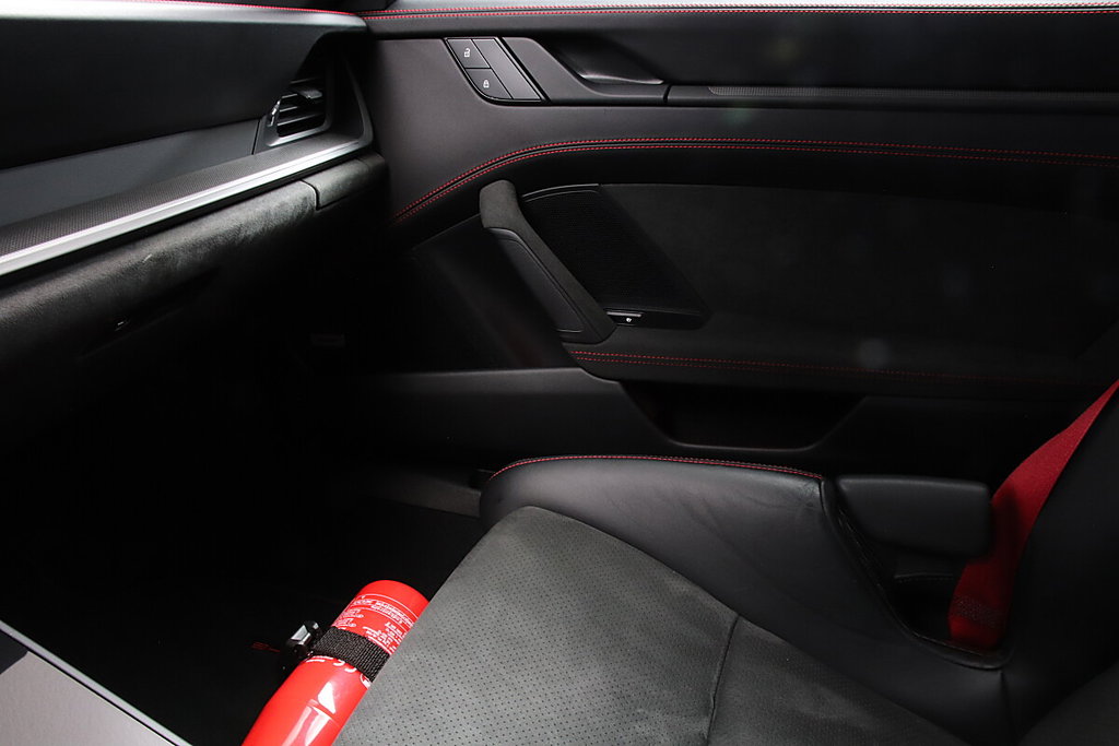 Porsche 992 Carrera GTS