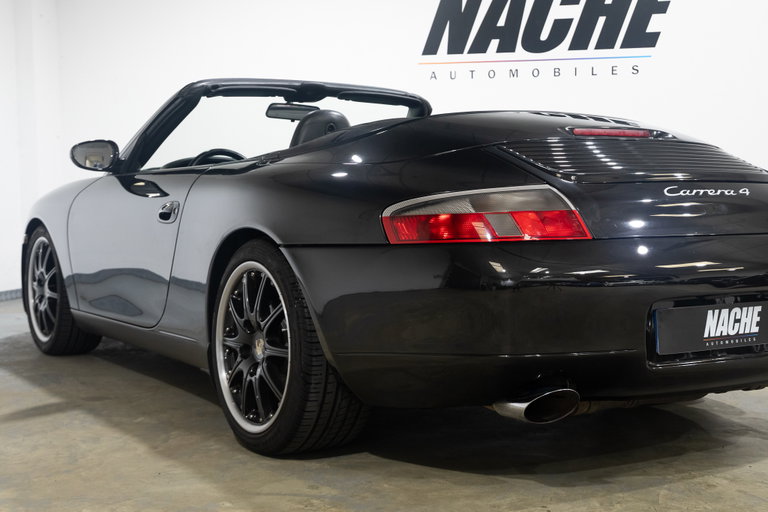 Porsche 996 Carrera 4