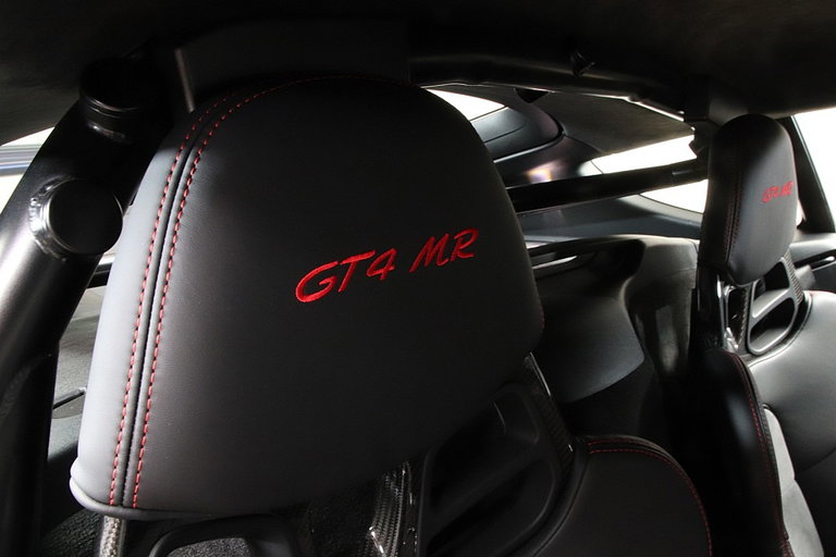 Porsche 718 Cayman GT4