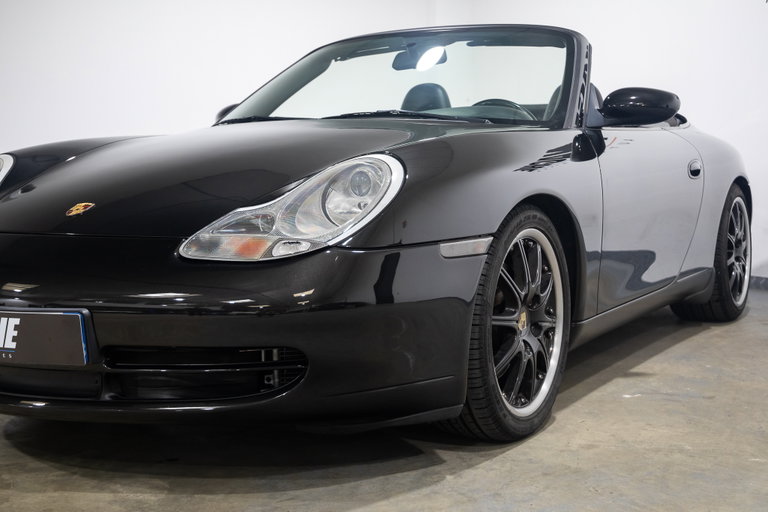 Porsche 996 Carrera 4