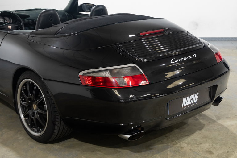 Porsche 996 Carrera 4