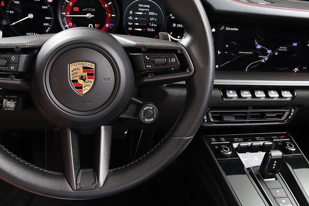 Porsche 992 Carrera GTS