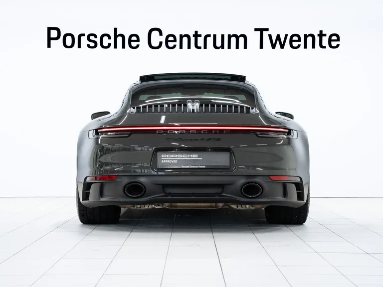 Porsche 992 Carrera 4 GTS